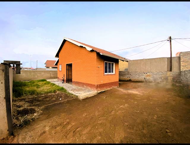 2 BEDROOM HOUSE FOR SALE IN EVATON WEST